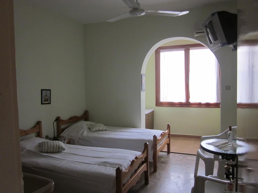 Tina Rooms Gialtra 外观 照片